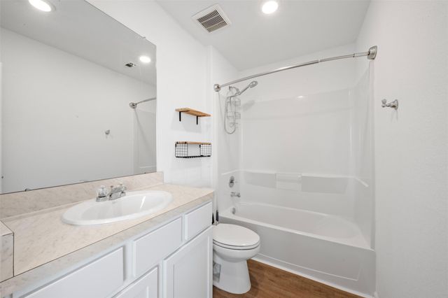 1044 Road 5203, Cleveland, TX 77327