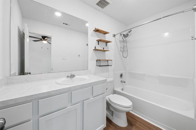 1044 Road 5203, Cleveland, TX 77327