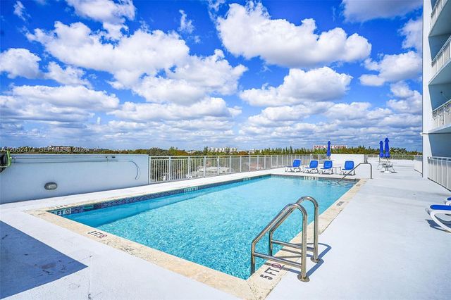 60 NW 37th Ave 608, Miami, FL 33125