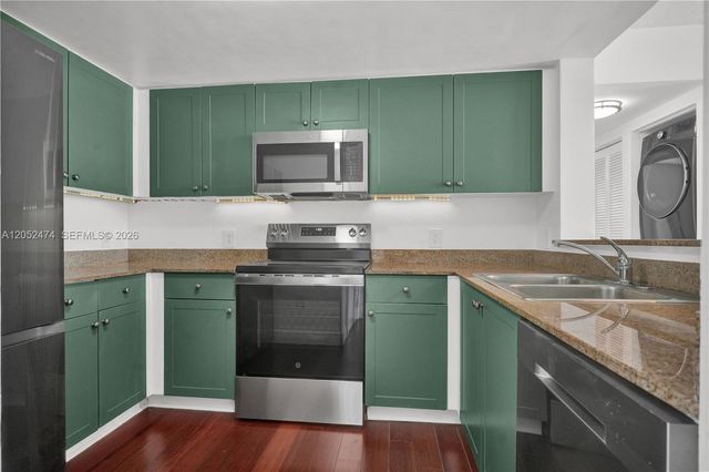 60 NW 37th Ave 608, Miami, FL 33125