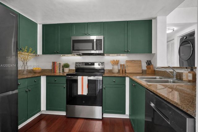 60 NW 37th Ave 608, Miami, FL 33125