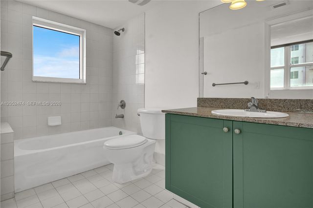 60 NW 37th Ave 608, Miami, FL 33125