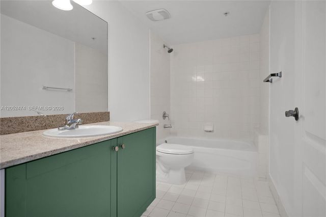 60 NW 37th Ave 608, Miami, FL 33125