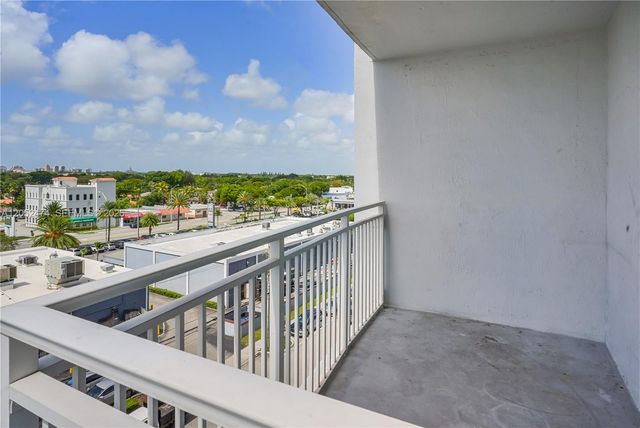 60 NW 37th Ave 608, Miami, FL 33125