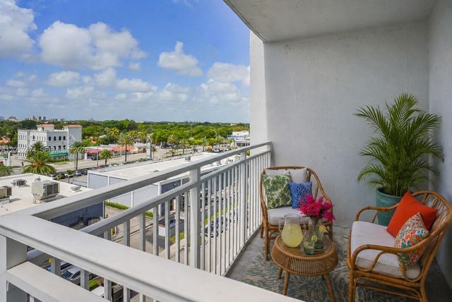 60 NW 37th Ave 608, Miami, FL 33125