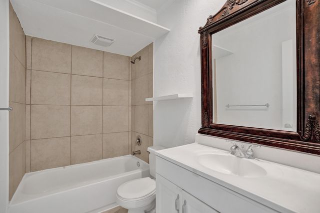 2311 NE 36th Street 2f, Lighthouse Point, FL 33064