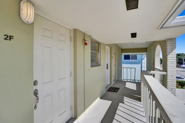 2311 NE 36th Street 2f, Lighthouse Point, FL 33064