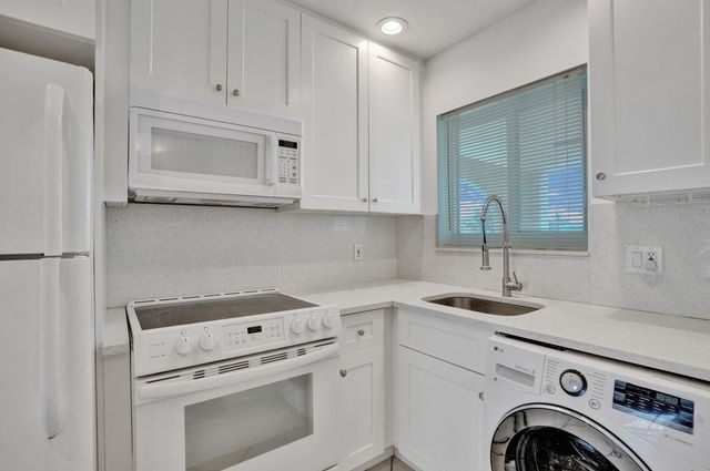 2311 NE 36th Street 2f, Lighthouse Point, FL 33064