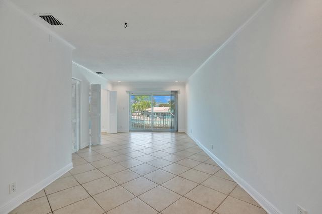 2311 NE 36th Street 2f, Lighthouse Point, FL 33064