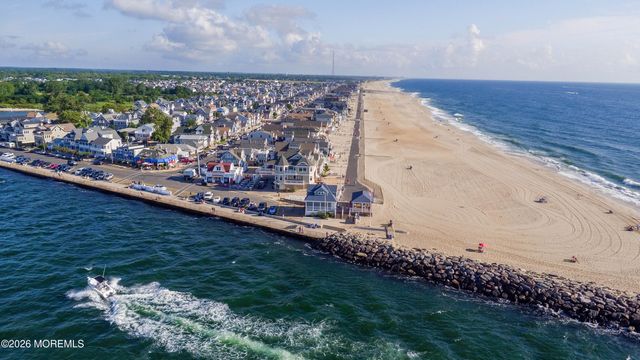 13 Pearce Avenue, Manasquan, NJ 08736