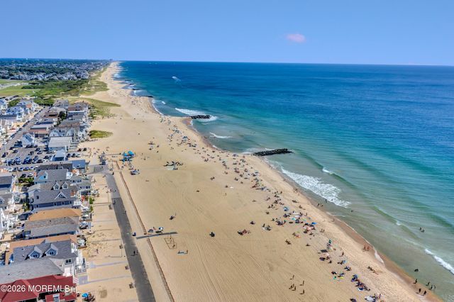 13 Pearce Avenue, Manasquan, NJ 08736