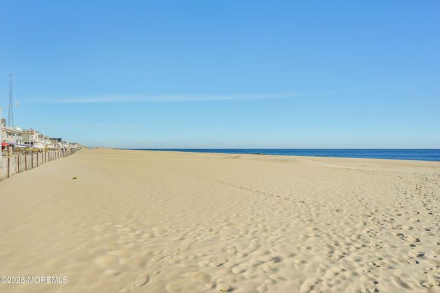 13 Pearce Avenue, Manasquan, NJ 08736