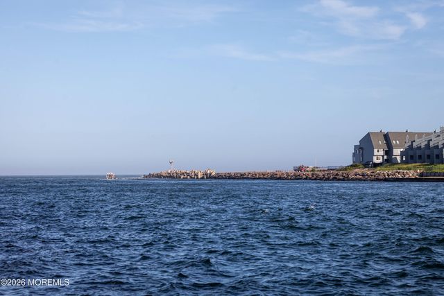 13 Pearce Avenue, Manasquan, NJ 08736