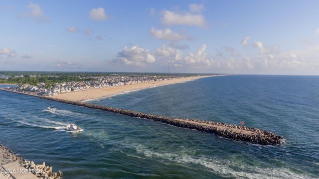 13 Pearce Avenue, Manasquan, NJ 08736