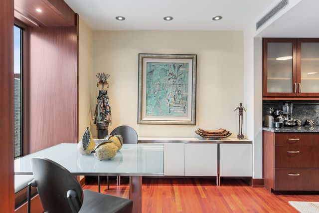 161 E CHICAGO Avenue 33DE, Chicago, IL 60611