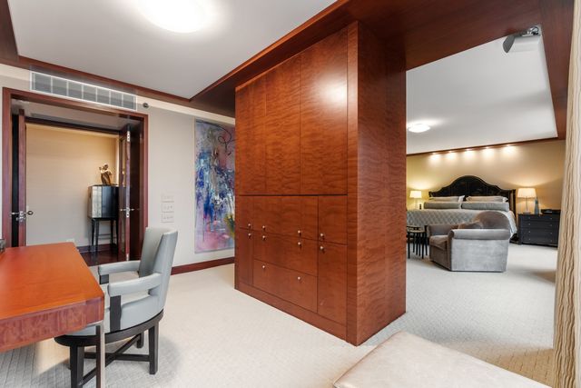 161 E CHICAGO Avenue 33DE, Chicago, IL 60611