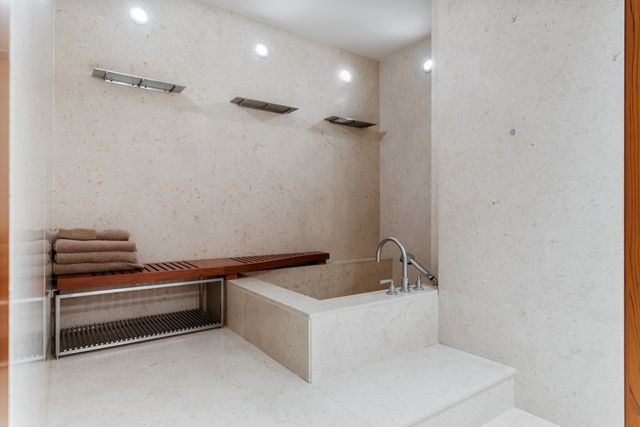 161 E CHICAGO Avenue 33DE, Chicago, IL 60611