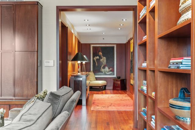 161 E CHICAGO Avenue 33DE, Chicago, IL 60611