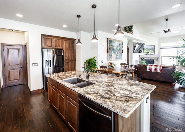 1922 Sunshine Peak Drive, Loveland, CO 80538