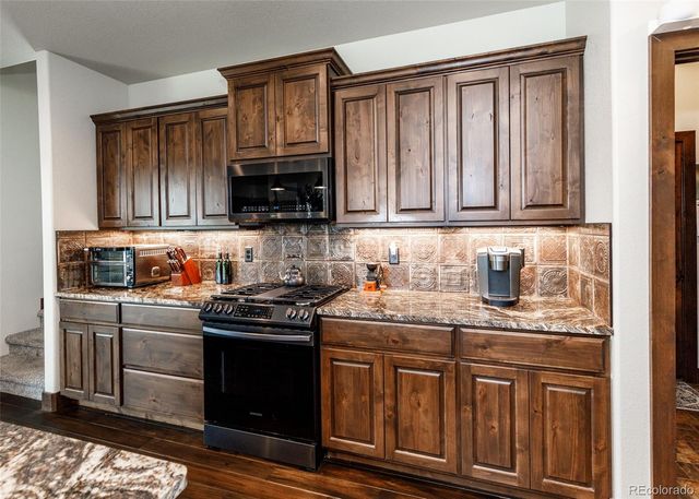 1922 Sunshine Peak Drive, Loveland, CO 80538