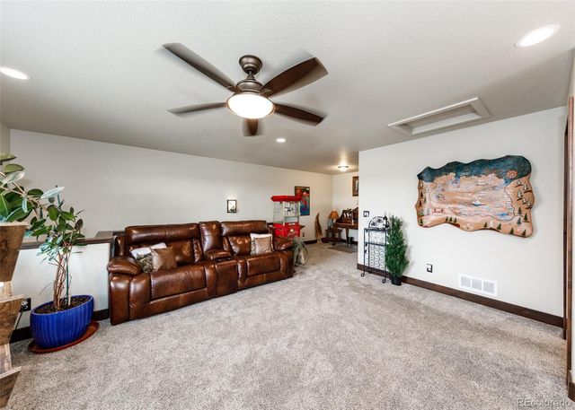 1922 Sunshine Peak Drive, Loveland, CO 80538