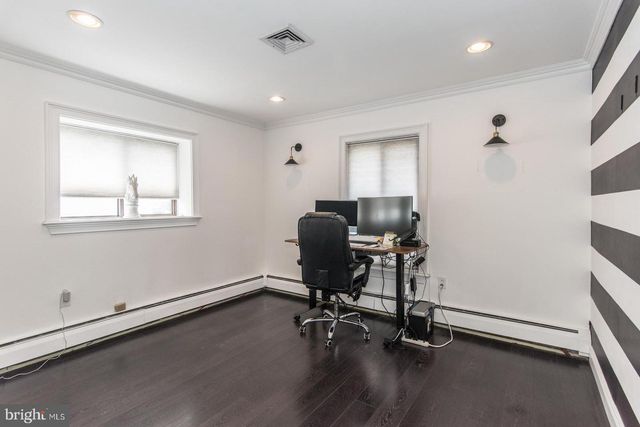 23 BEGONIA LN, Levittown, PA 19054