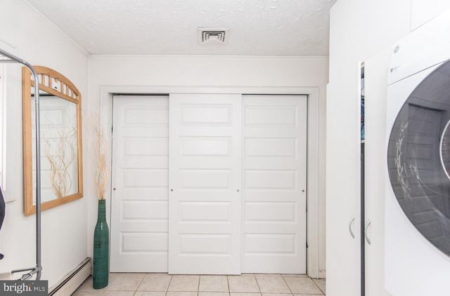 23 BEGONIA LN, Levittown, PA 19054