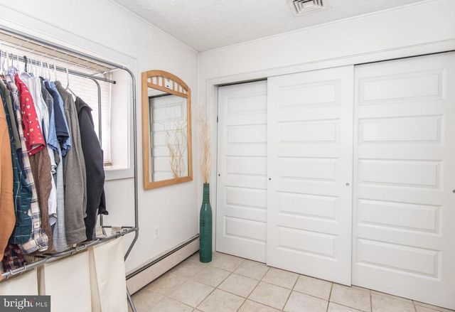23 BEGONIA LN, Levittown, PA 19054