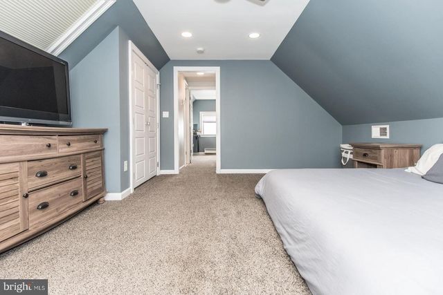 23 BEGONIA LN, Levittown, PA 19054