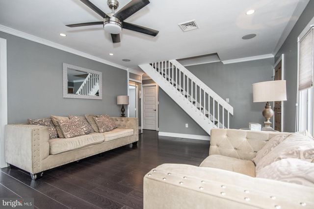 23 BEGONIA LN, Levittown, PA 19054