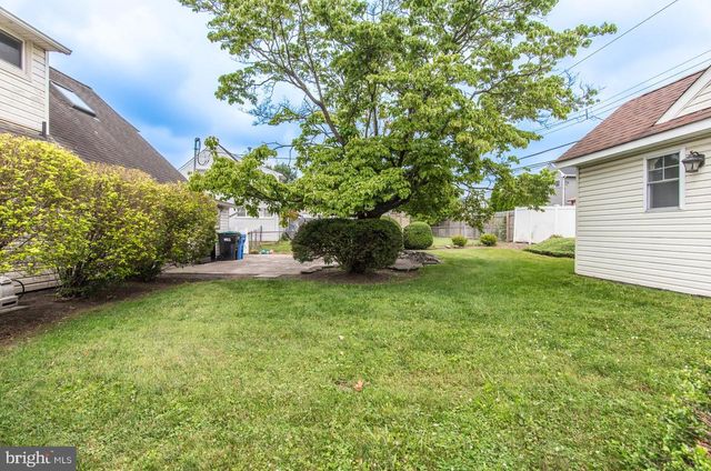 23 BEGONIA LN, Levittown, PA 19054