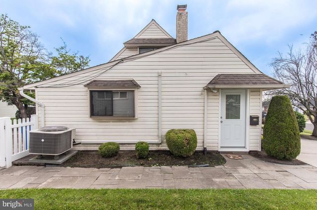 23 BEGONIA LN, Levittown, PA 19054