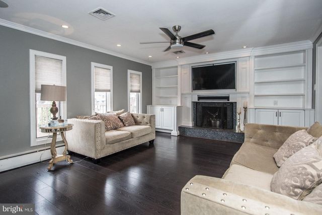 23 BEGONIA LN, Levittown, PA 19054