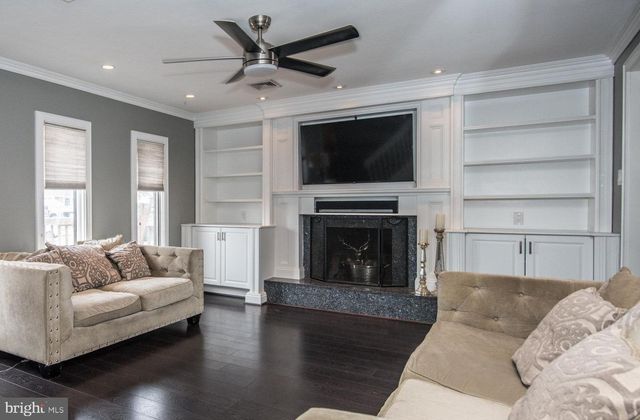 23 BEGONIA LN, Levittown, PA 19054