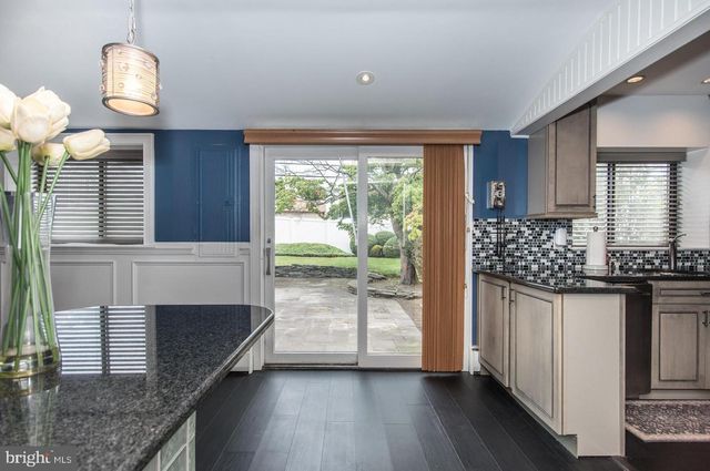 23 BEGONIA LN, Levittown, PA 19054