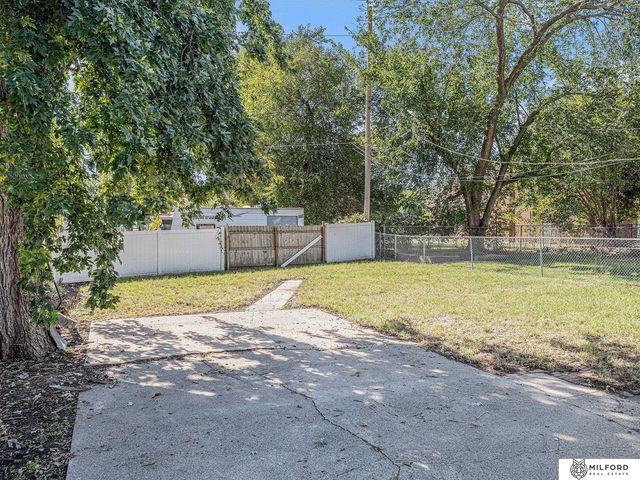 2523 Wirt Street, Omaha, NE 68111