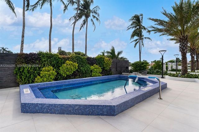 5500 Collins Ave 304, Miami Beach, FL 33140