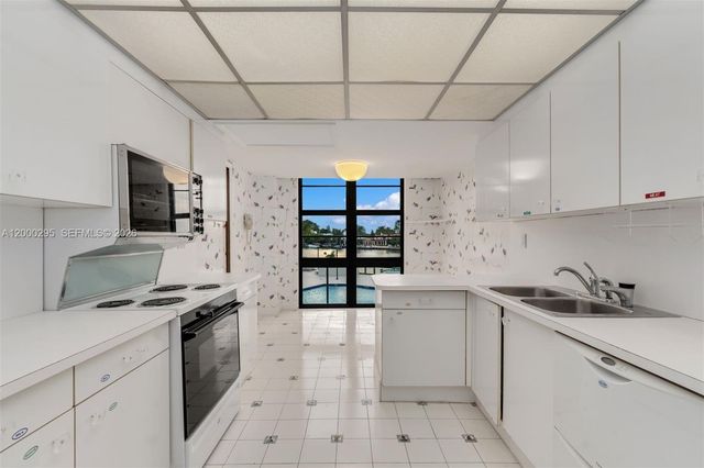 5500 Collins Ave 304, Miami Beach, FL 33140