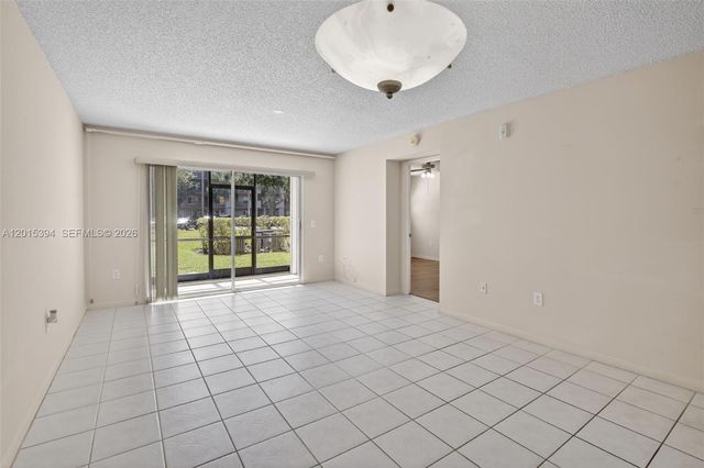 700 SW 137th Ave 110H, Pembroke Pines, FL 33027