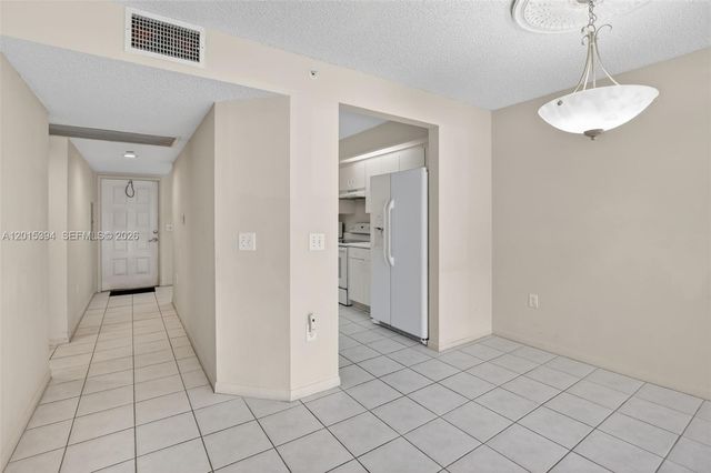 700 SW 137th Ave 110H, Pembroke Pines, FL 33027