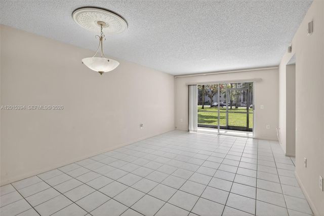 700 SW 137th Ave 110H, Pembroke Pines, FL 33027