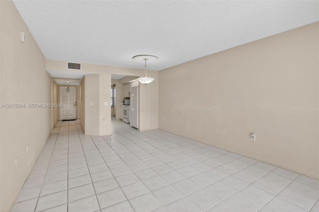 700 SW 137th Ave 110H, Pembroke Pines, FL 33027
