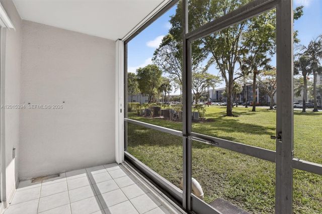 700 SW 137th Ave 110H, Pembroke Pines, FL 33027