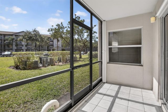 700 SW 137th Ave 110H, Pembroke Pines, FL 33027