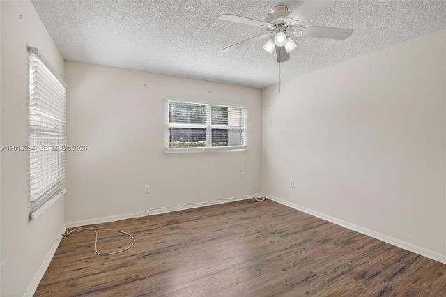 700 SW 137th Ave 110H, Pembroke Pines, FL 33027