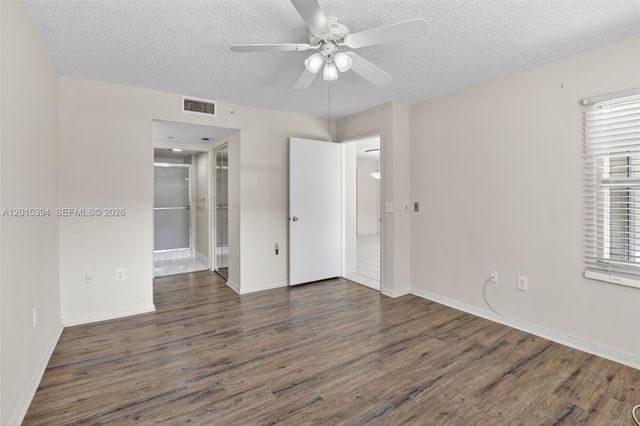 700 SW 137th Ave 110H, Pembroke Pines, FL 33027