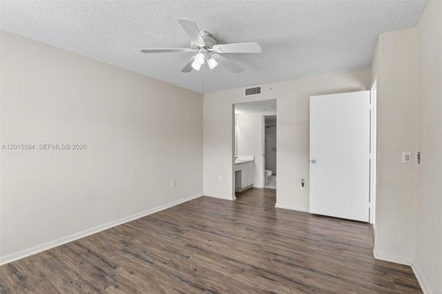 700 SW 137th Ave 110H, Pembroke Pines, FL 33027