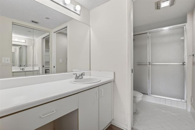 700 SW 137th Ave 110H, Pembroke Pines, FL 33027