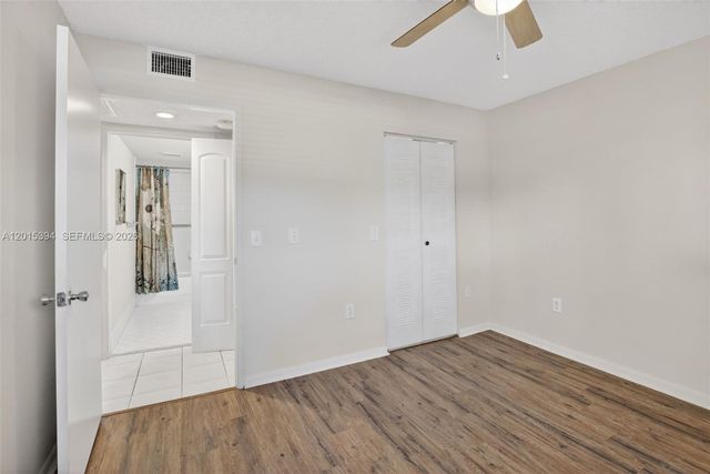 700 SW 137th Ave 110H, Pembroke Pines, FL 33027