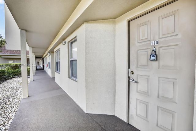 700 SW 137th Ave 110H, Pembroke Pines, FL 33027